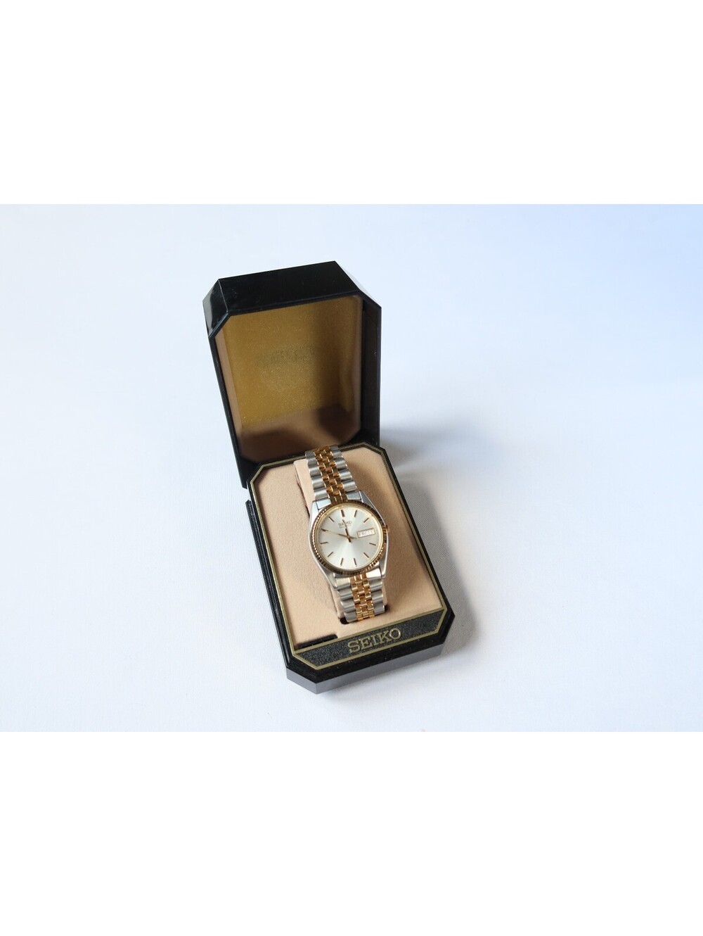 Vintage Seiko 7N43-8111 Two-Tone Stainless Steel Quartz Watch Japan w/ Box
